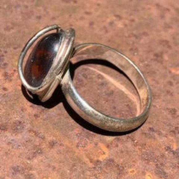 Beautiful custom made ring with Amber stone - Picture 3 of 10